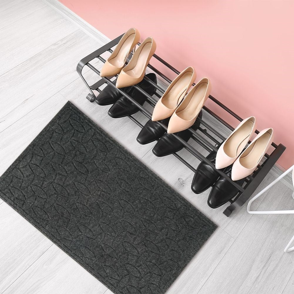 Durable door mat in durable plastic and rubber for all entrances