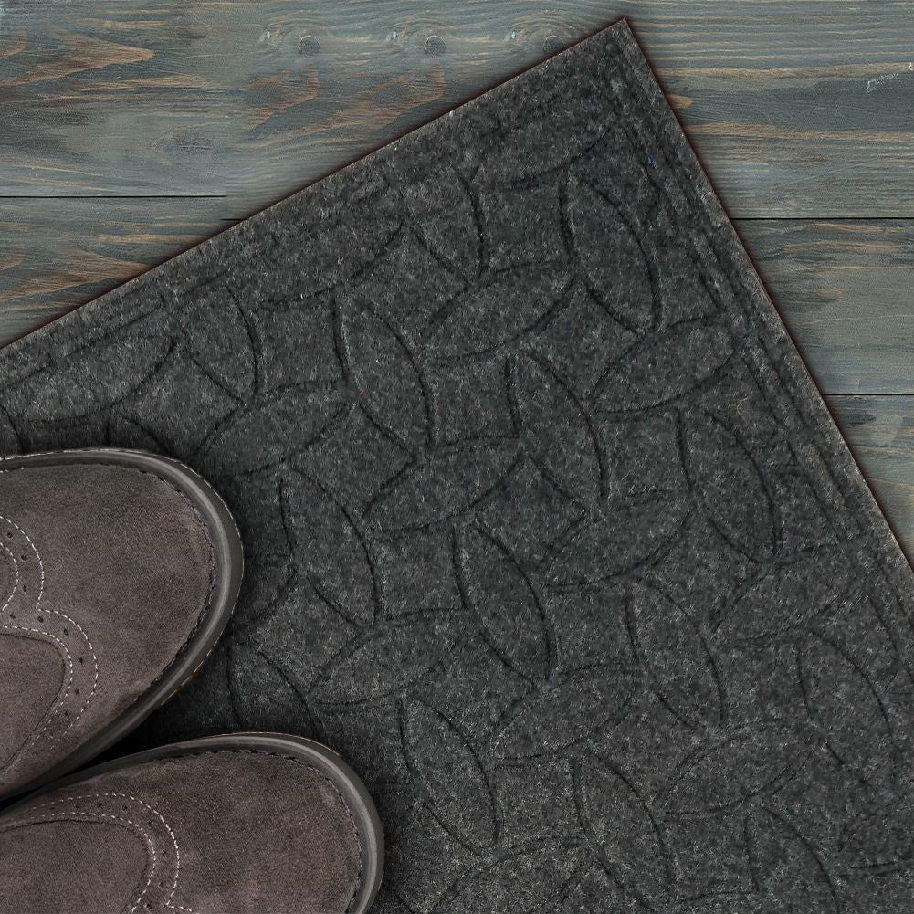 Durable door mat in durable plastic and rubber for all entrances