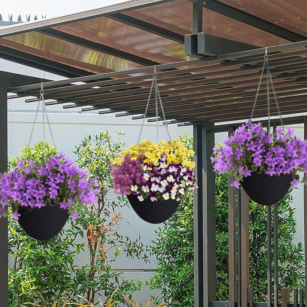 Durable hanging pot for balcony and terrace plants
