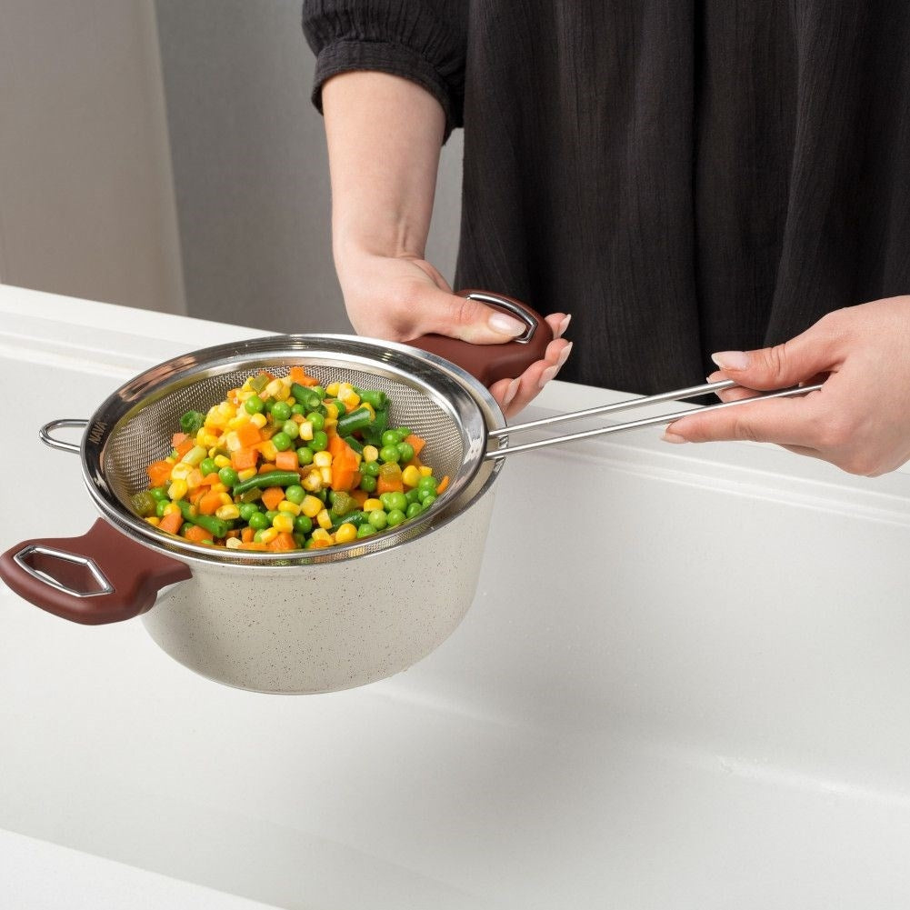 Durable kitchen strainer in stainless steel - 20 cm diameter