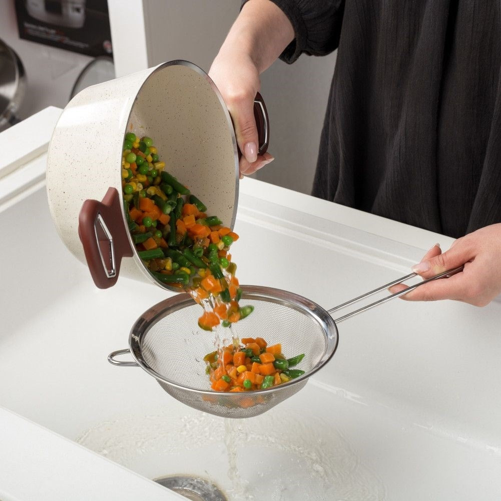 Durable kitchen strainer in stainless steel - 20 cm diameter