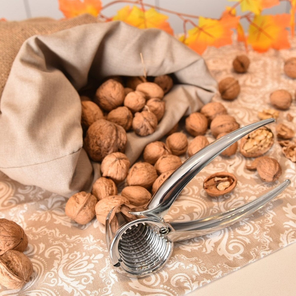 Durable nutcracker for hard nuts