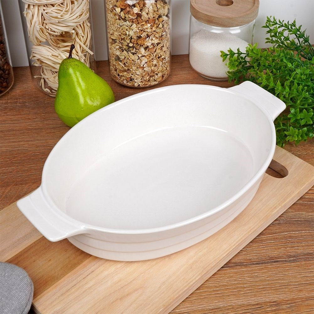 Durable white ceramic baking tins for all dishes