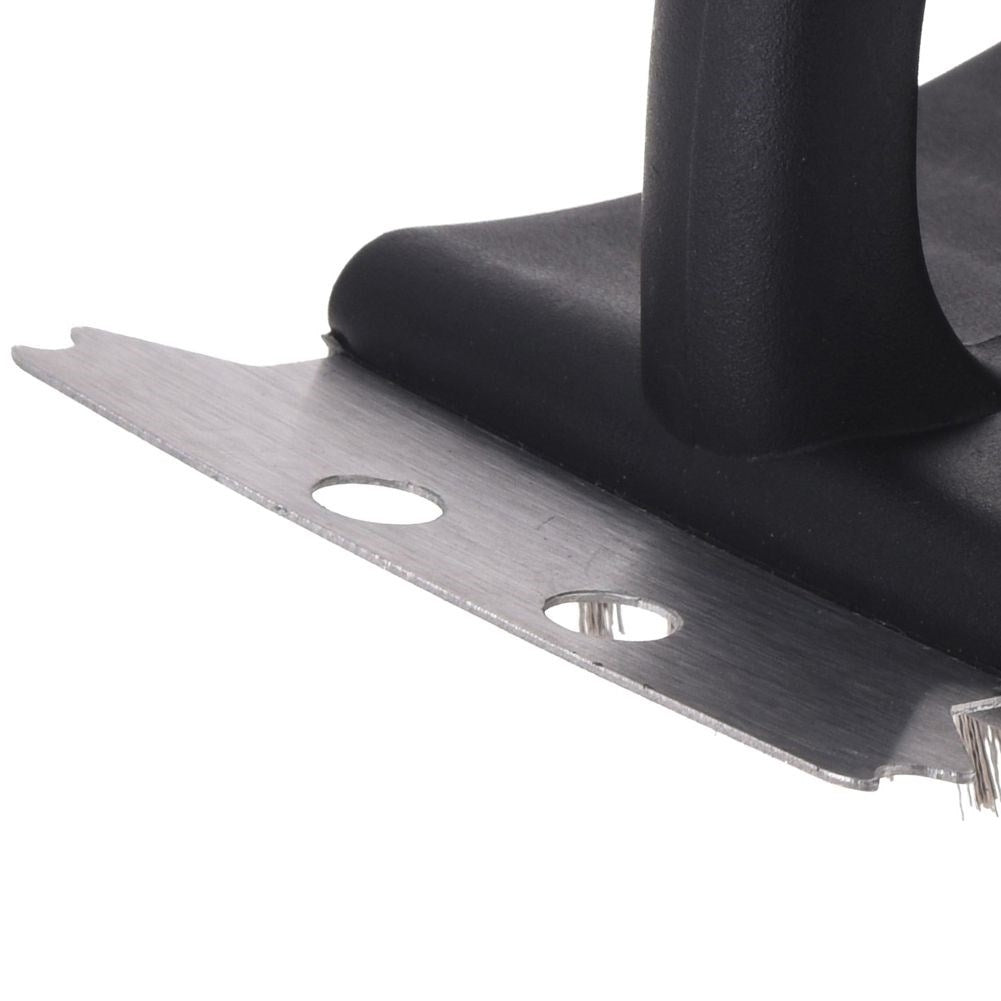 Effective brush for grill grates and oven cleaning