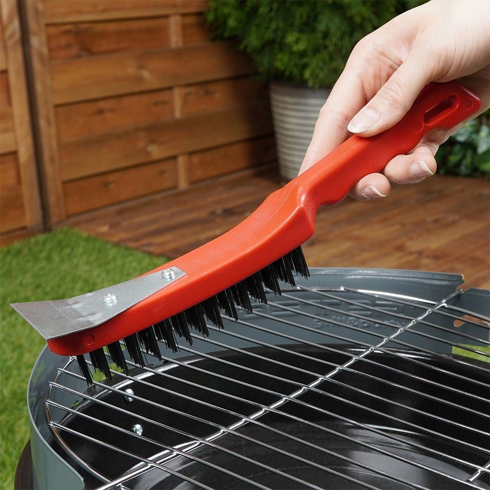 Effective brush for grill grates and oven cleaning