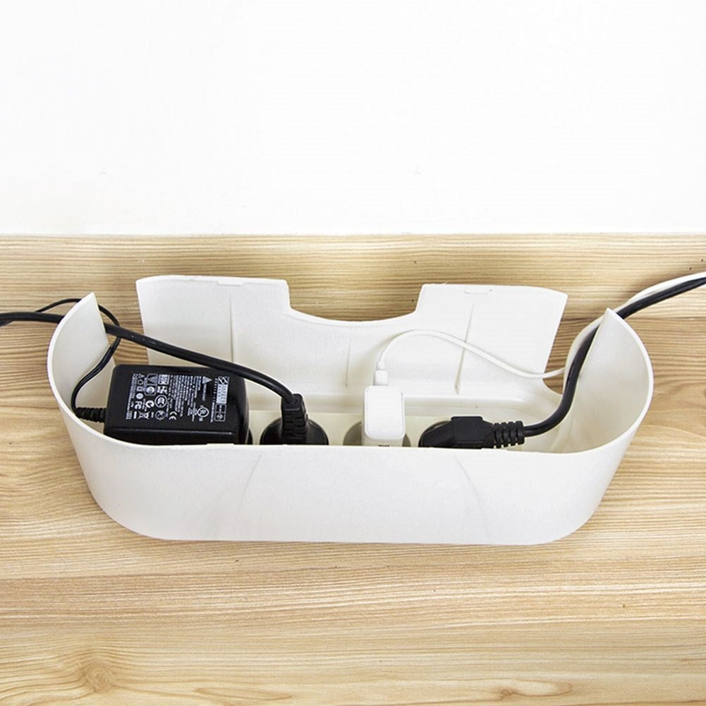 Effective cable holder in white plastic for tangle-free storage
