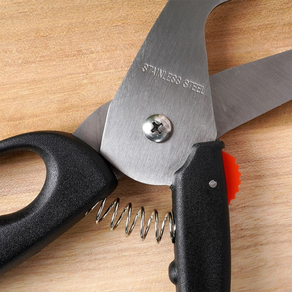 Effective kitchen shears for raw, oven-roasted and grilled poultry