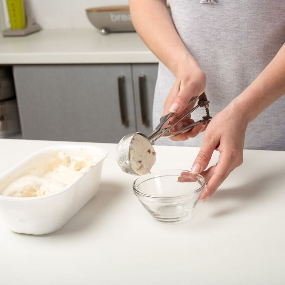 Efficient glass scoop in stainless steel, dishwasher safe