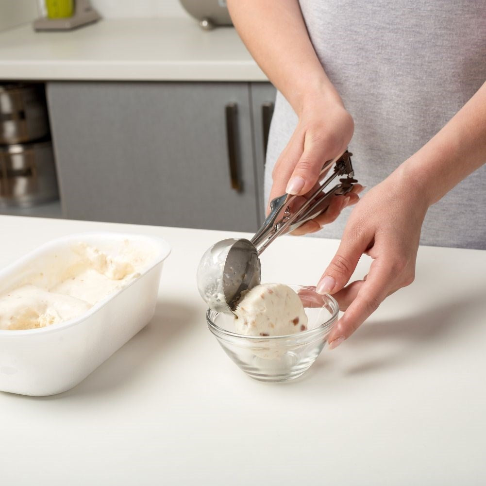 Efficient glass scoop in stainless steel, dishwasher safe