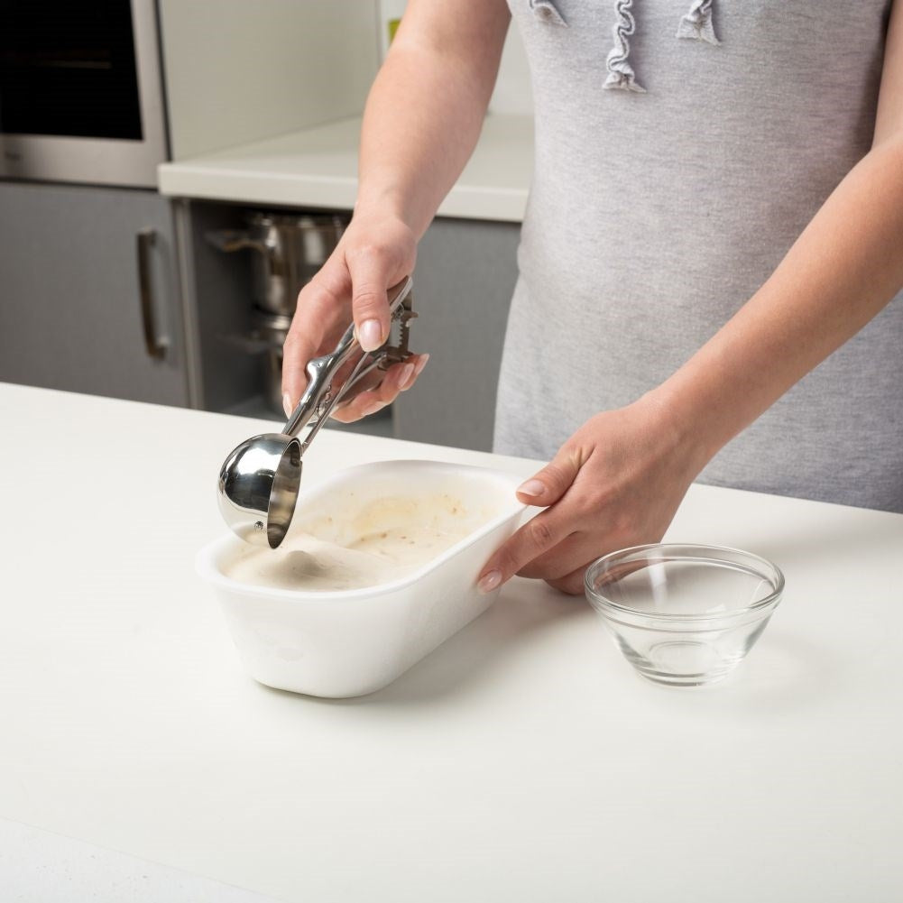 Efficient glass scoop in stainless steel, dishwasher safe
