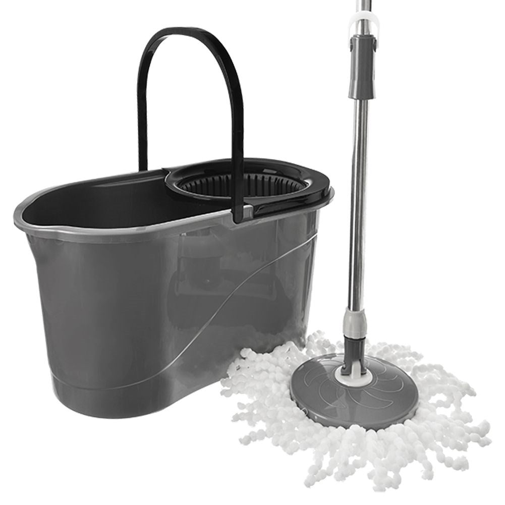 Efficient rotating mop with 19 liter bucket for quick cleaning