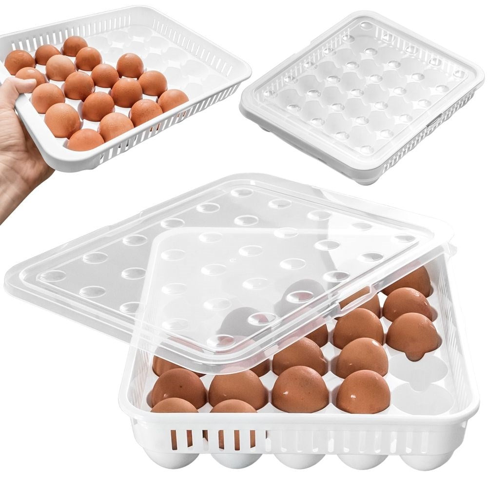 Egg storage: Light, durable and holds 30 eggs