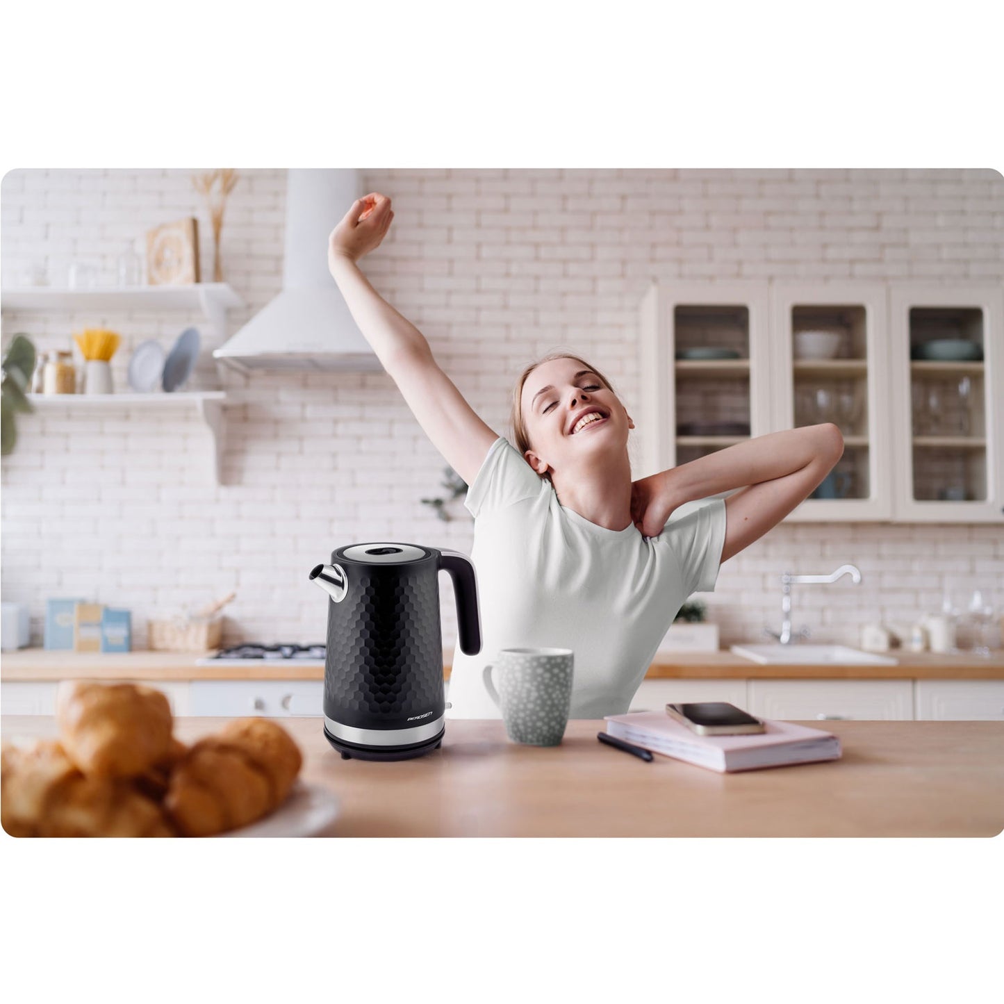 Electric Kettle 1.7L BD-705 Black/Silver