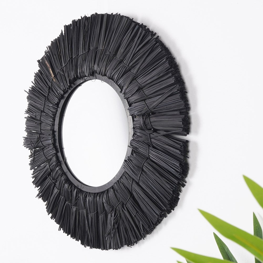 Elegant Wall Mirror with Raffia Frame - 32 cm Diameter