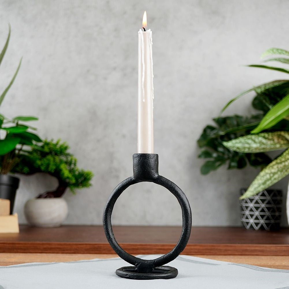 Elegant black candlestick in aluminum for long candles