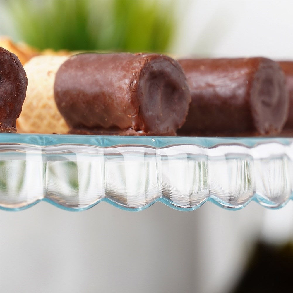 Elegant cake plate in glass with wavy edges