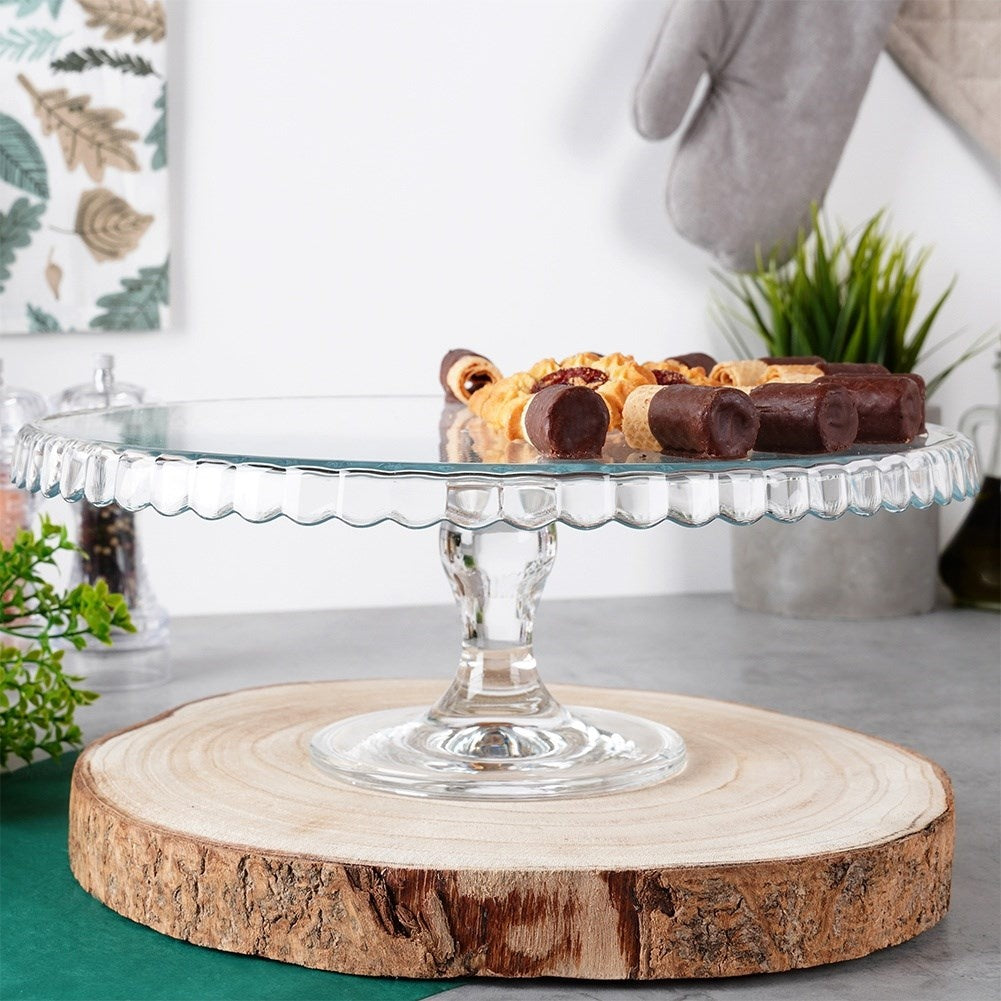 Elegant cake plate in glass with wavy edges