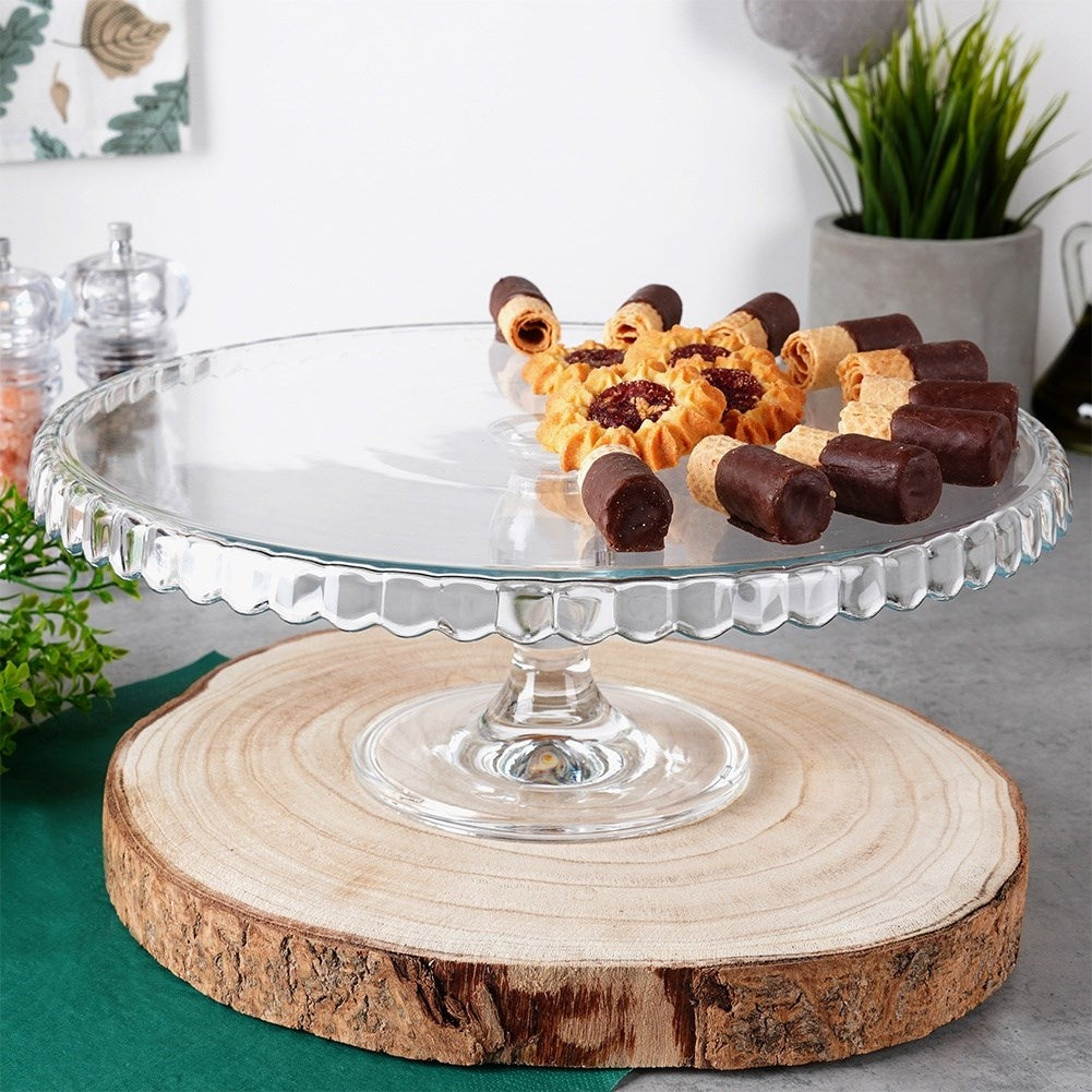 Elegant cake plate in glass with wavy edges