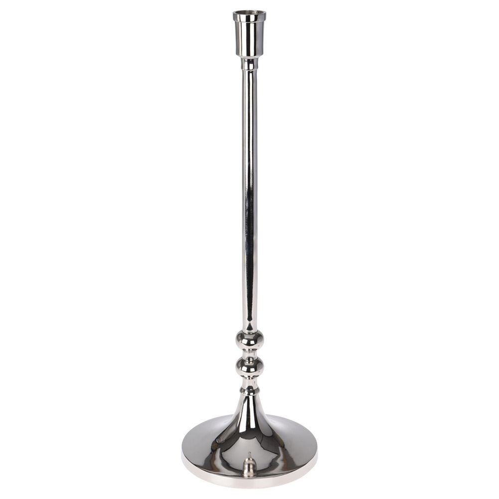 Elegant candle holder in silver for modern homes