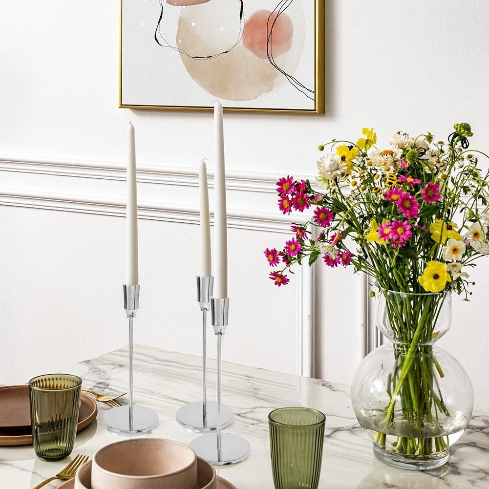 Elegant candlestick in silver-coloured aluminium