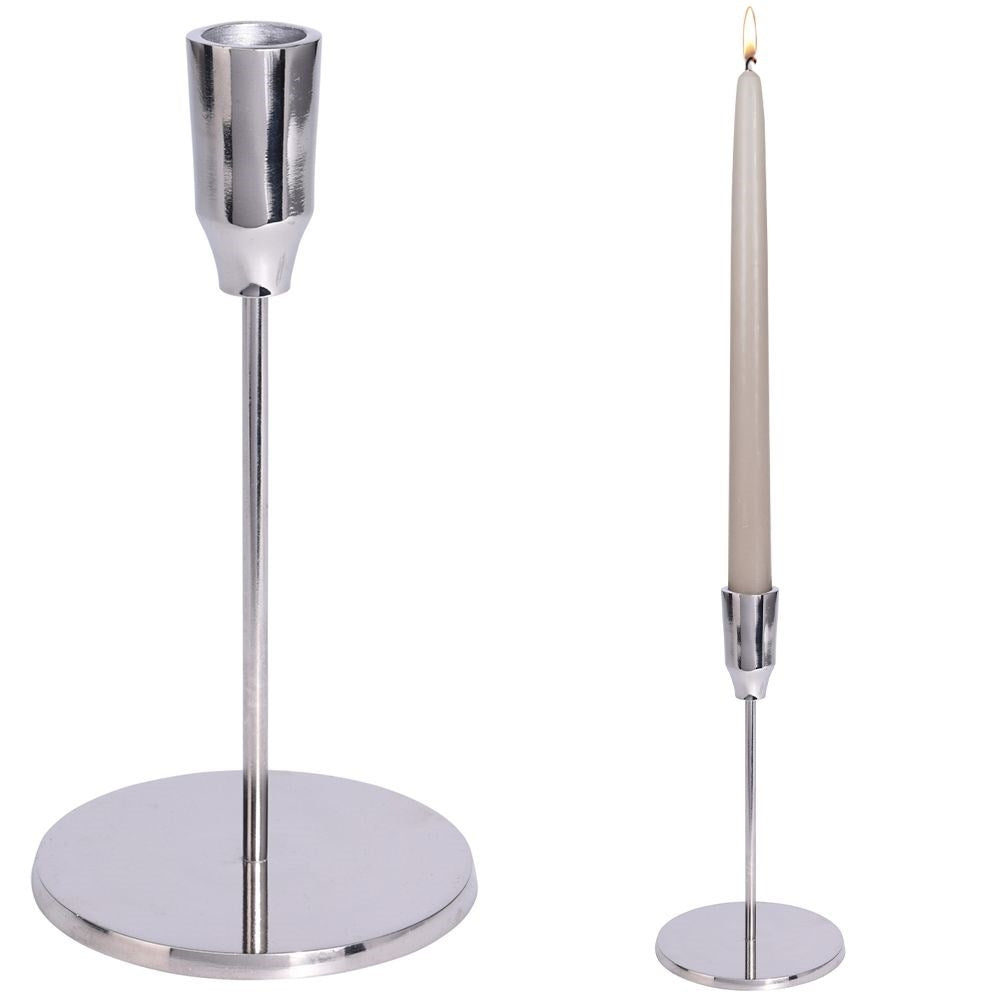 Elegant candlestick in silver finish for long candles