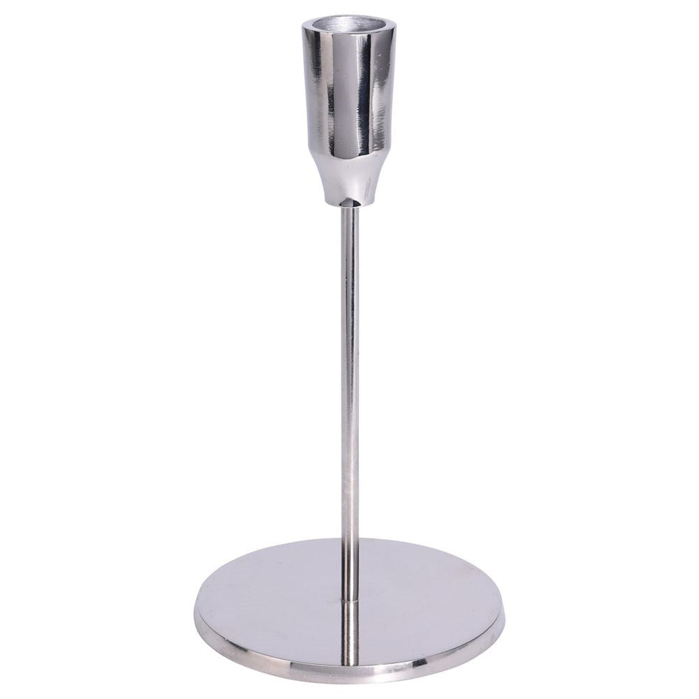 Elegant candlestick in silver finish for long candles