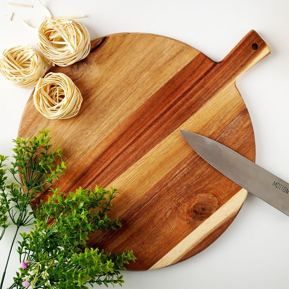 Elegant cutting board and serving tray in acacia wood