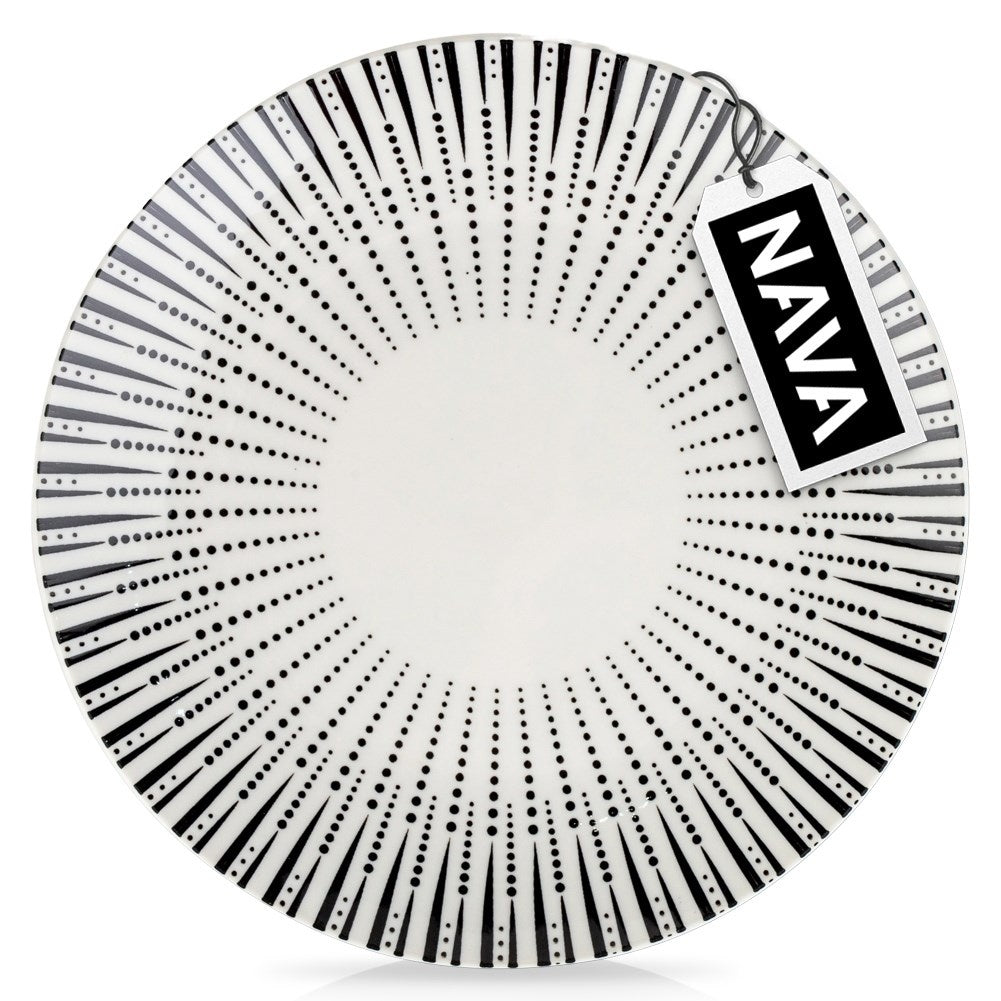 Elegant dessert plate in white porcelain with black decoration