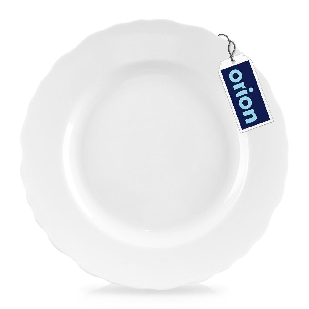 Elegant dessert plate in white porcelain with wavy edge