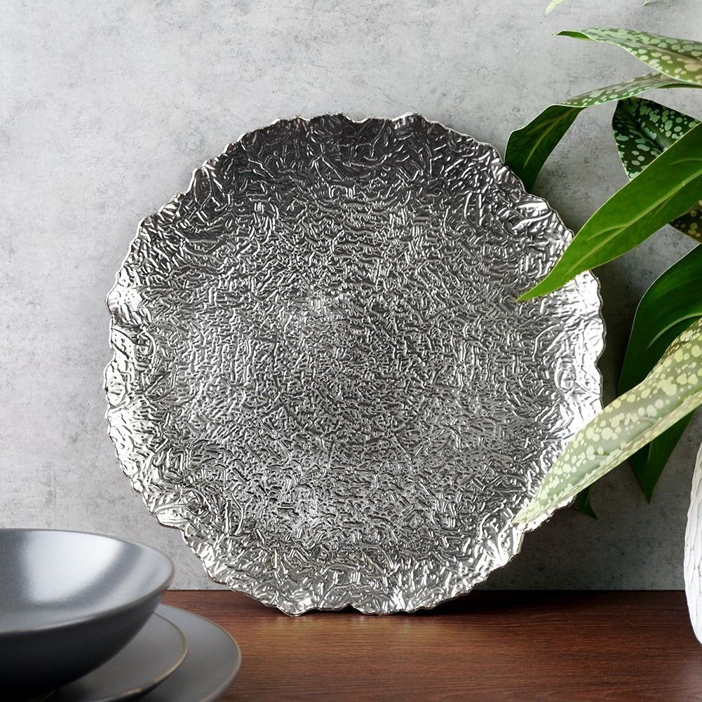 Elegant place mat 33 cm in silver colored plastic
