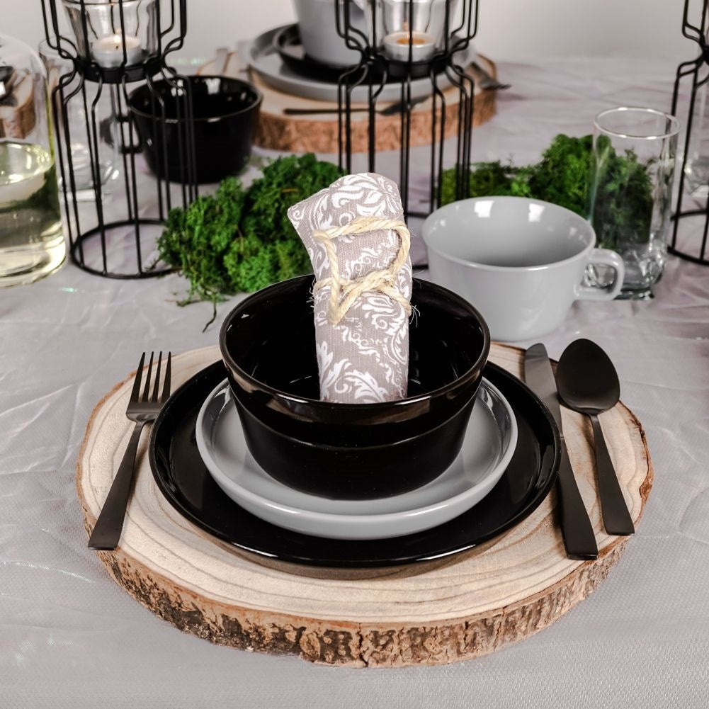 Elegant porcelain plate 24 cm - Style and functionality