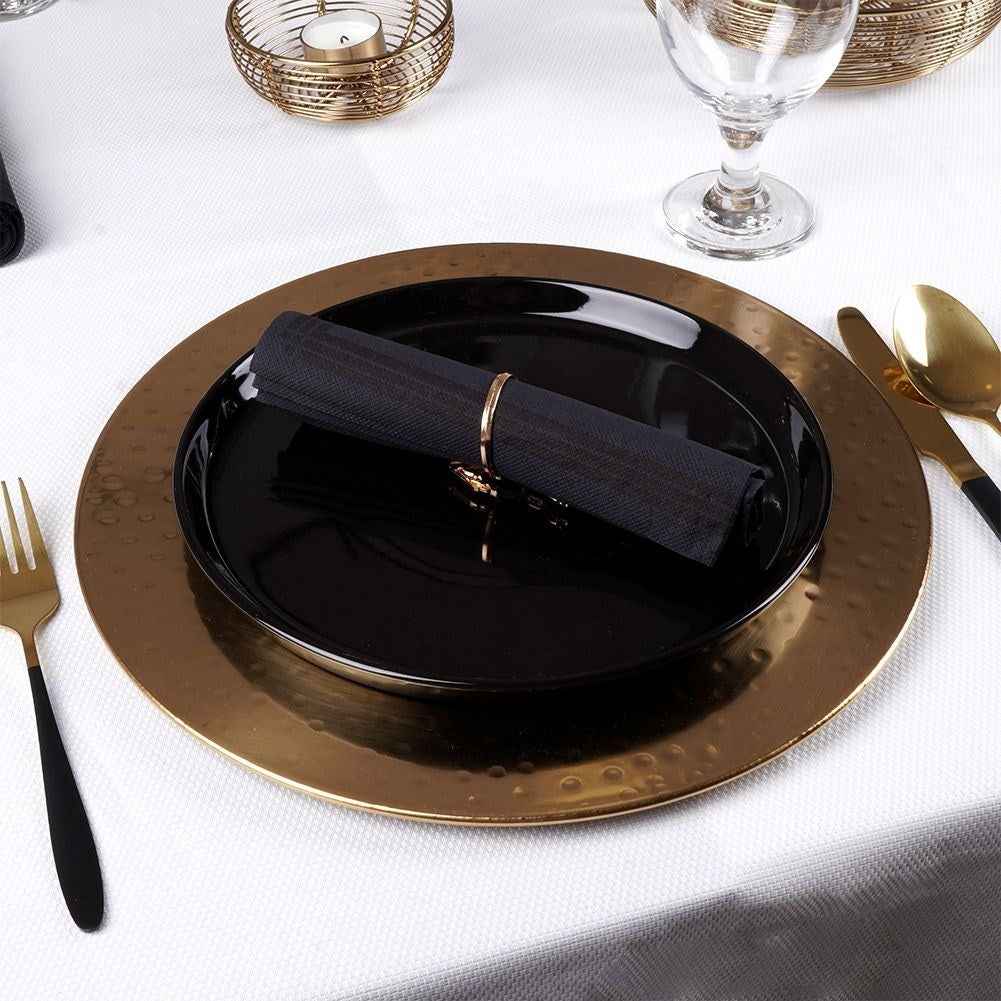 Elegant porcelain plate 24 cm - Style and functionality