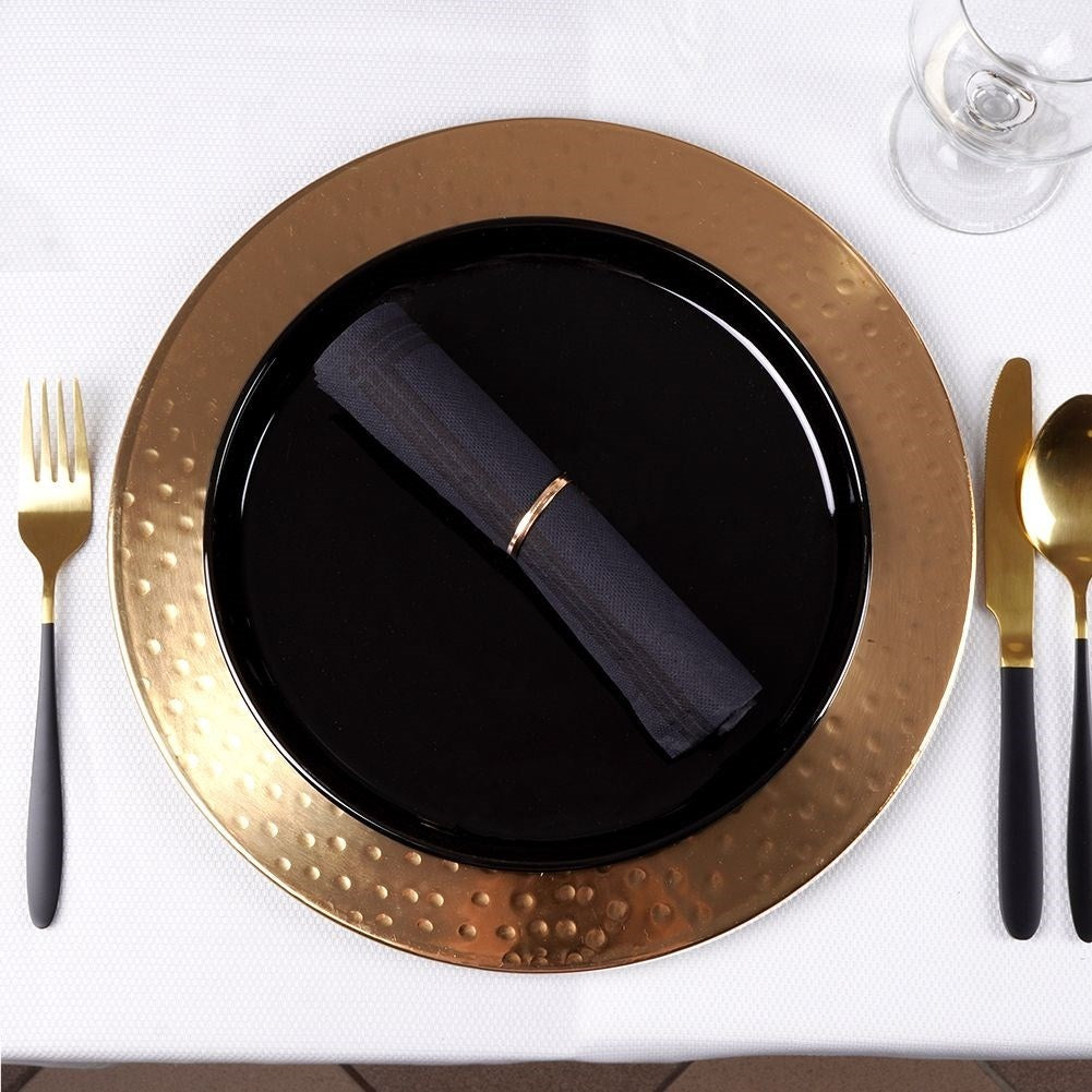 Elegant porcelain plate 24 cm - Style and functionality