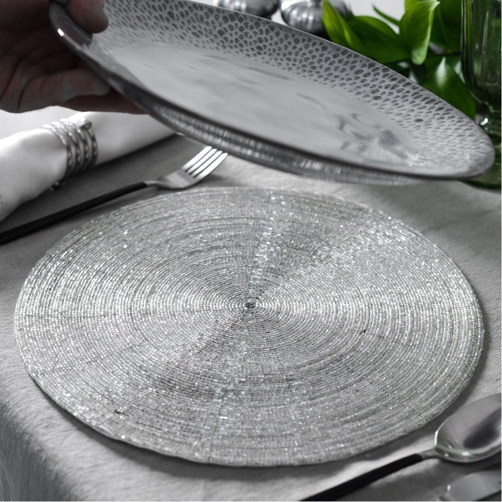Elegant, round kitchen mat - Protects the table and creates style