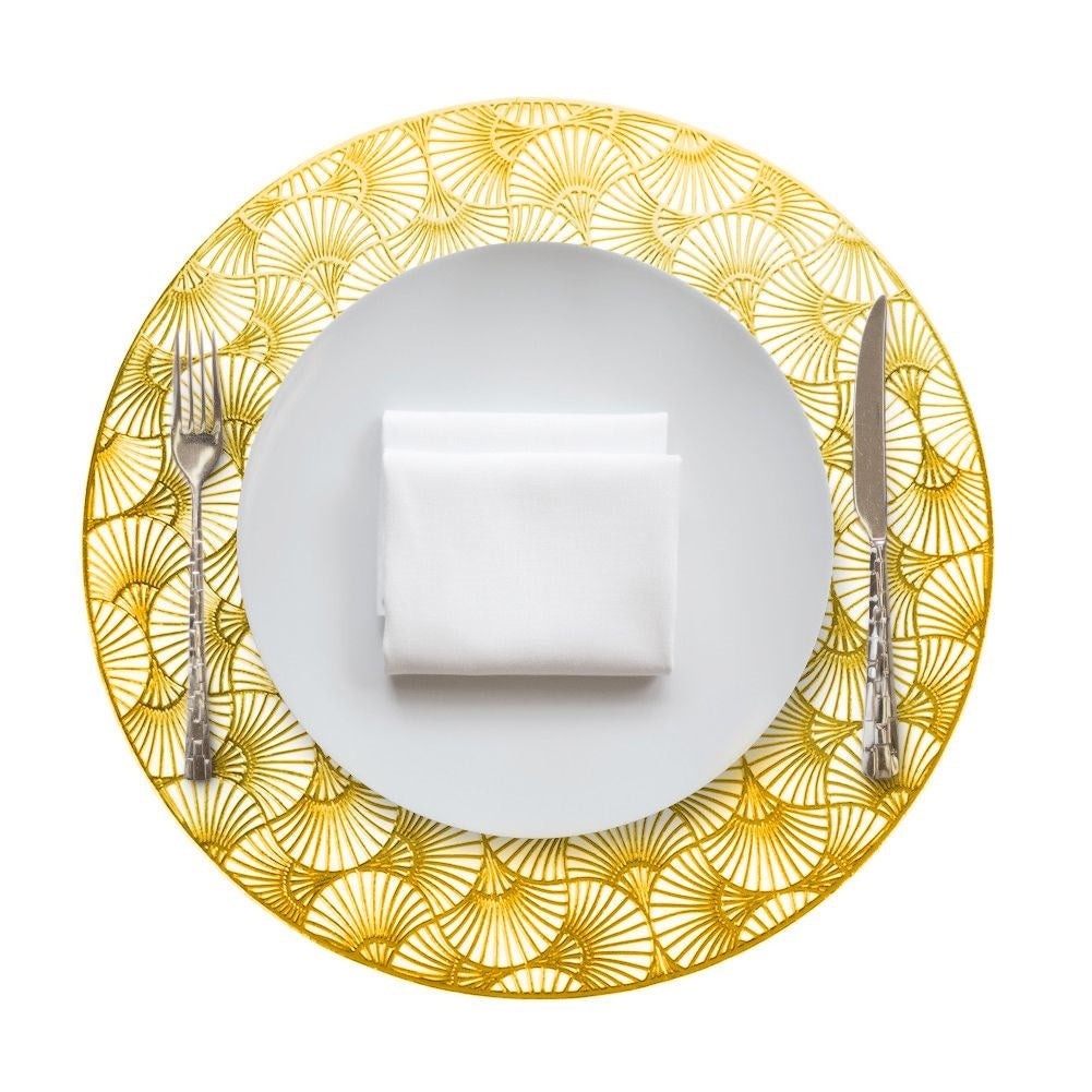 Elegant round place mat in a trendy gold shade.