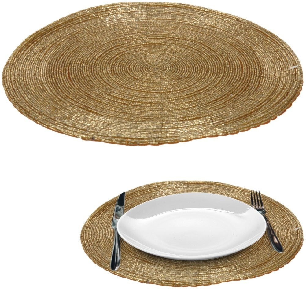 Elegant round placemat in trendy golden colour