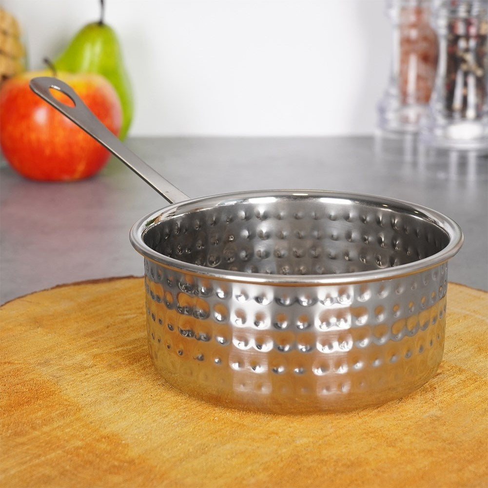 Elegant serving vessel in stainless steel, pan-shaped