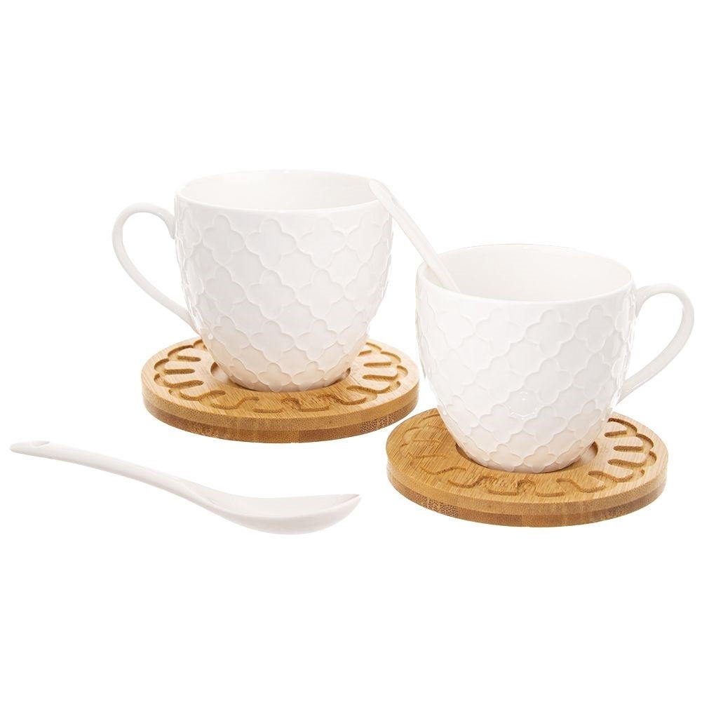Elegant set with cups, spoons and bamboo coasters in a gift box