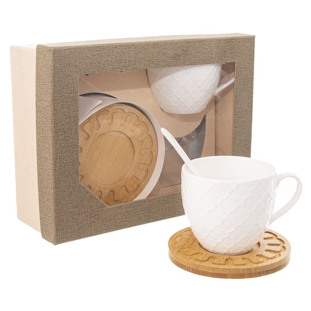 Elegant set with cups, spoons and bamboo coasters in a gift box