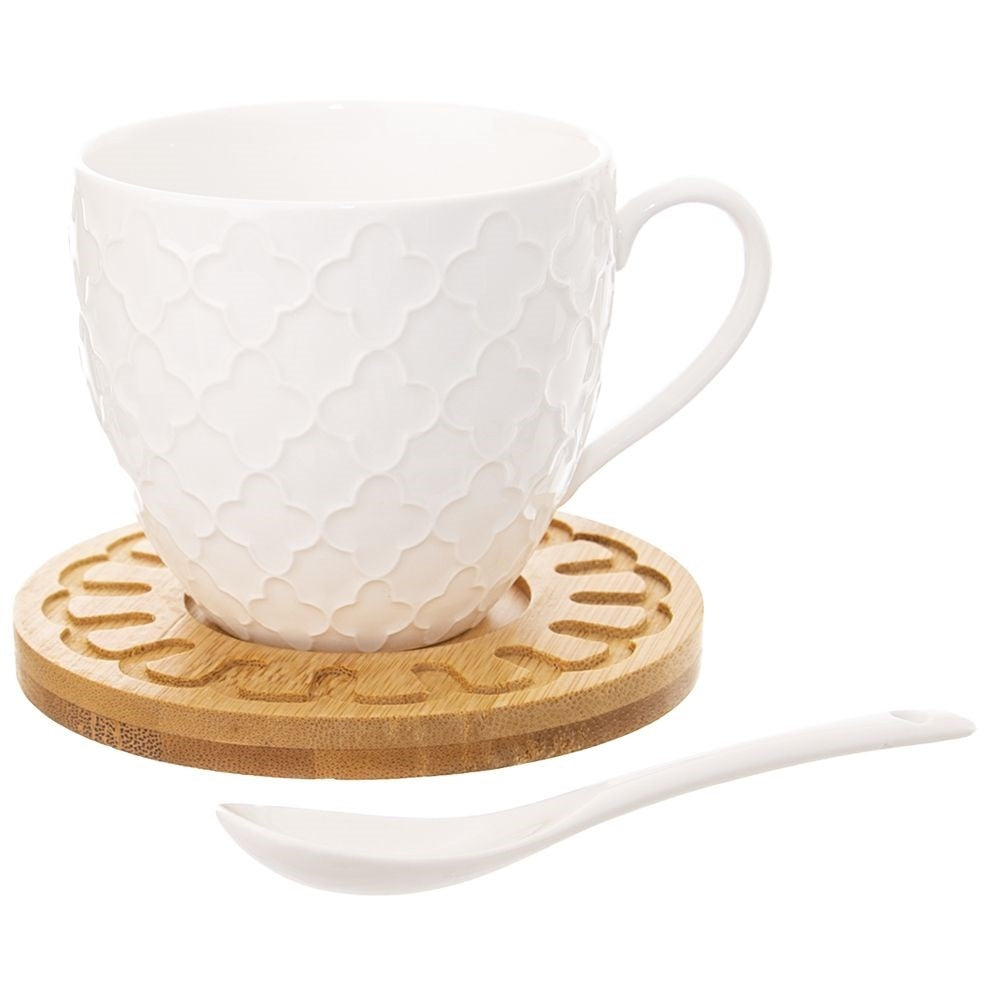 Elegant set with cups, spoons and bamboo coasters in a gift box