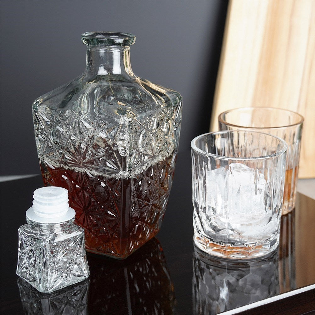 Elegant square carafe with cork for drinks