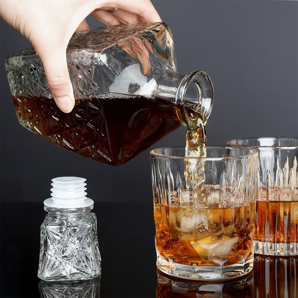 Elegant square carafe with cork for drinks