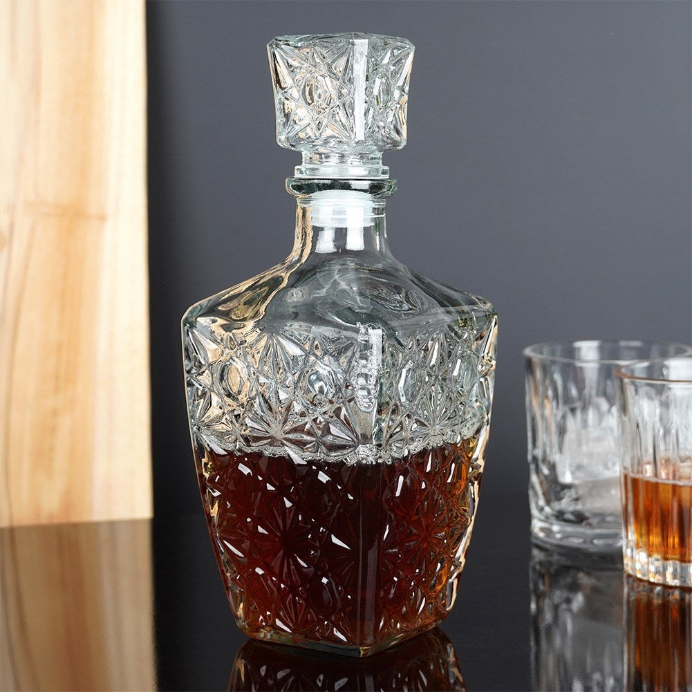 Elegant square carafe with cork for drinks