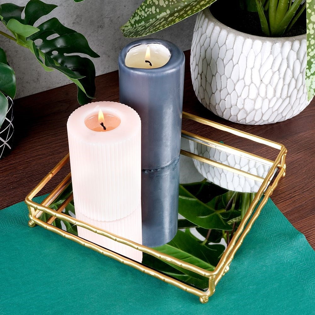 Elegant square mirror tray in gold, 20.5x20.5 cm