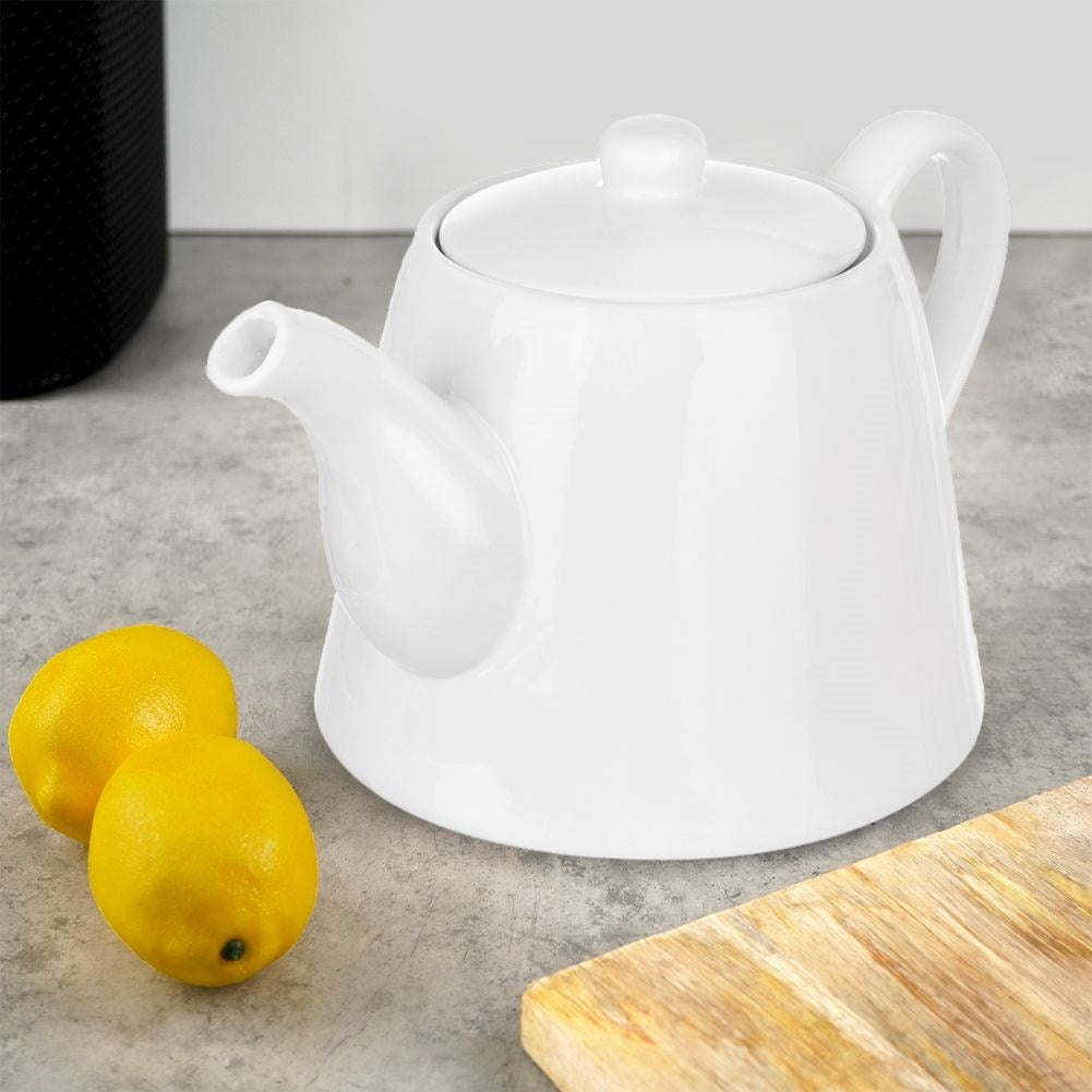 Elegant white porcelain jug, 2L, dishwasher & microwave safe