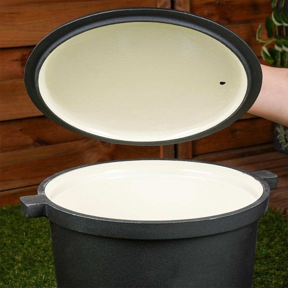 Enamel pot on legs with lid, 8L capacity