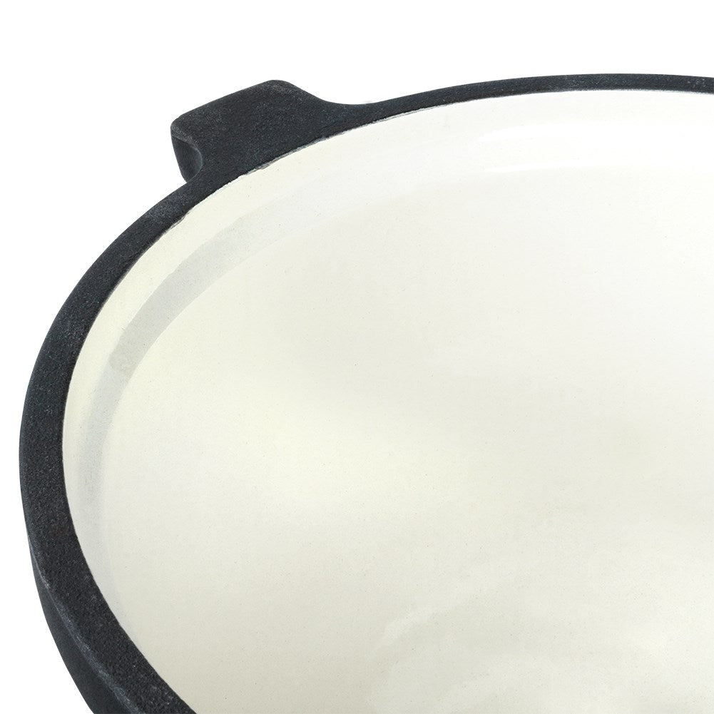 Enamel pot on legs with lid, 8L capacity