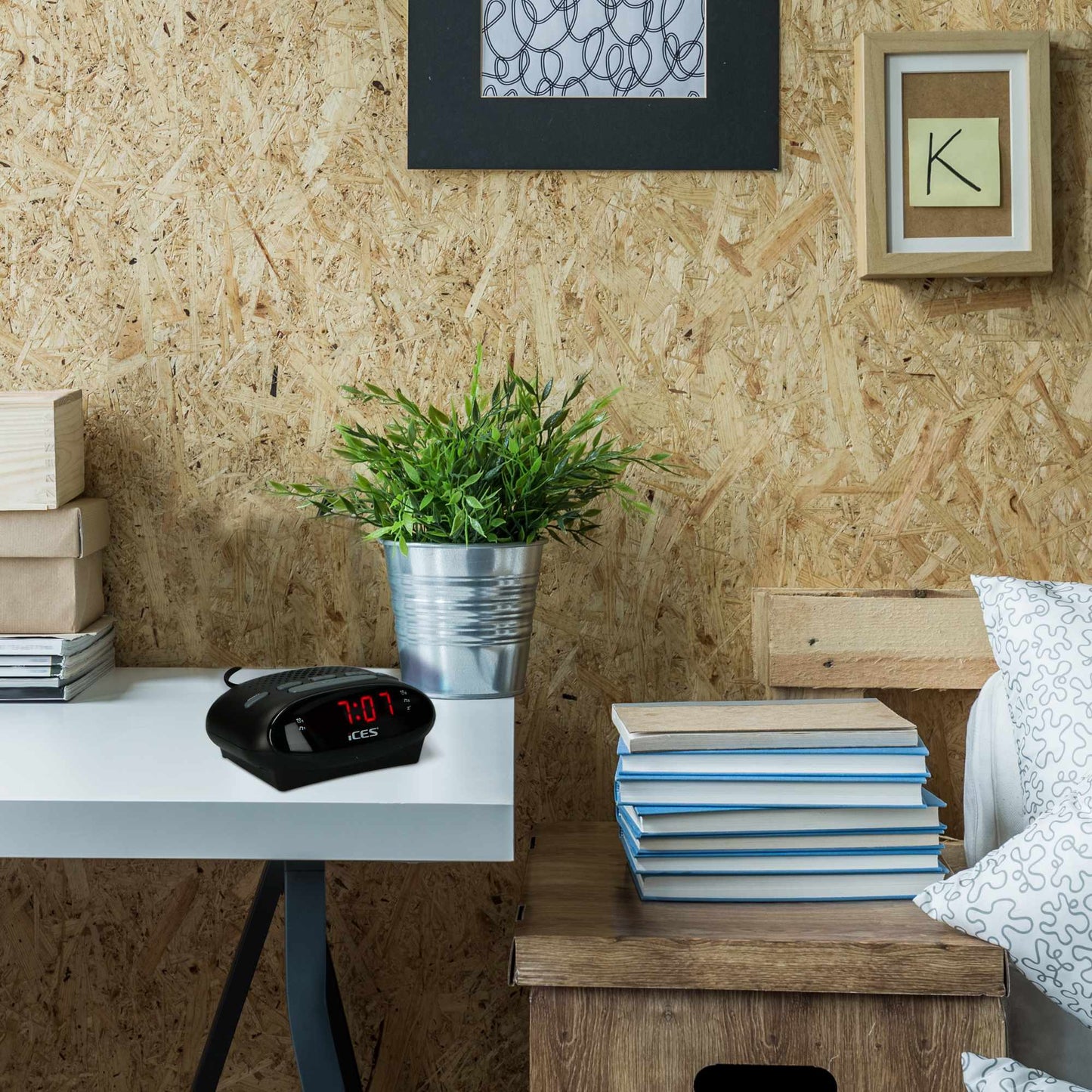 FM Clock Radio with Snooze and Dual Alarm, Black