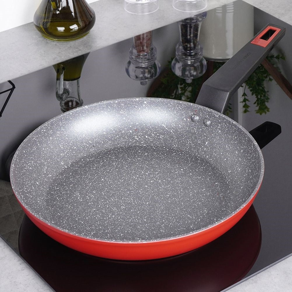 Five-layer frying pan with non-stick granite coating