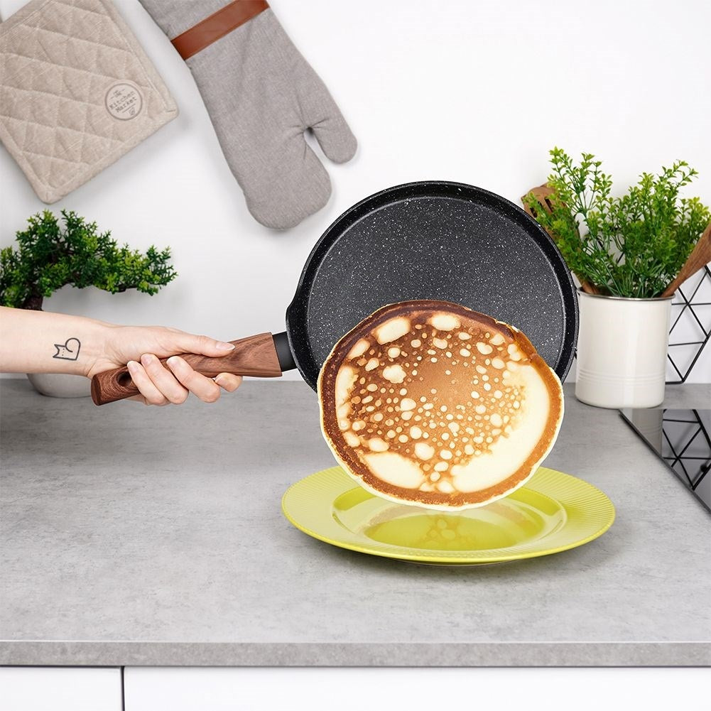 Flat frying pan 26 cm with granite coating for all stoves
